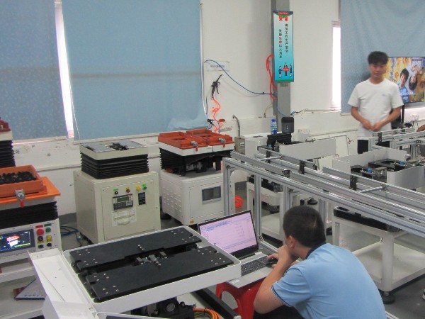 行業大變局！零件整列機崛起，擺盤機和振動盤誰會被淘汰？