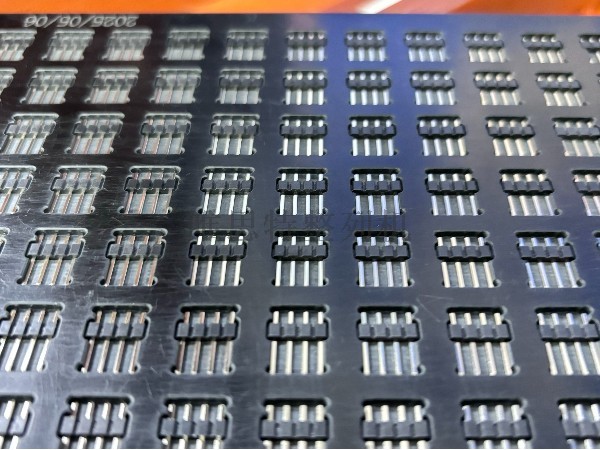 連接器四角端子行業(yè),唯思特整列機(jī):自動(dòng)化升級(jí)的核心之選 連接器四角端子行業(yè),唯思特整列機(jī):自動(dòng)化升級(jí)的核心之選