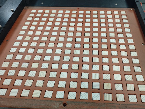 陶瓷方形零件自動整列應用案例