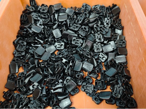 輔料行業(yè)繩制紐扣組裝工藝 唯思特解決方案