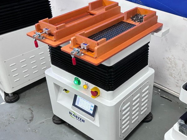 3C 工廠降本 40%！微小零件整列機(jī)替代 8 人班組的 3 個月回本方案