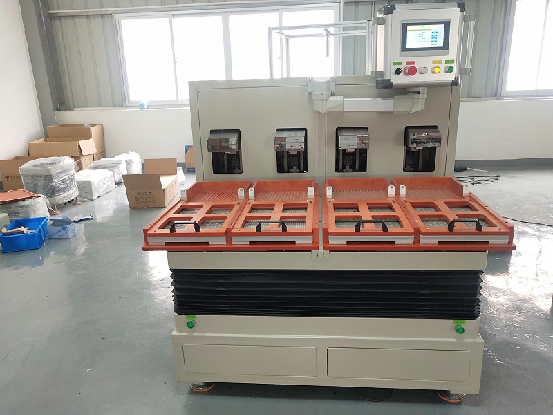 芯片自動(dòng)擺盤機(jī)實(shí)拍