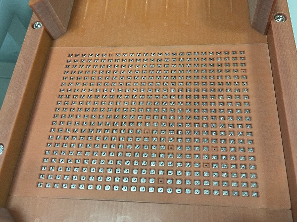 電子銅片自動整列機 電子行業(yè)排列案例