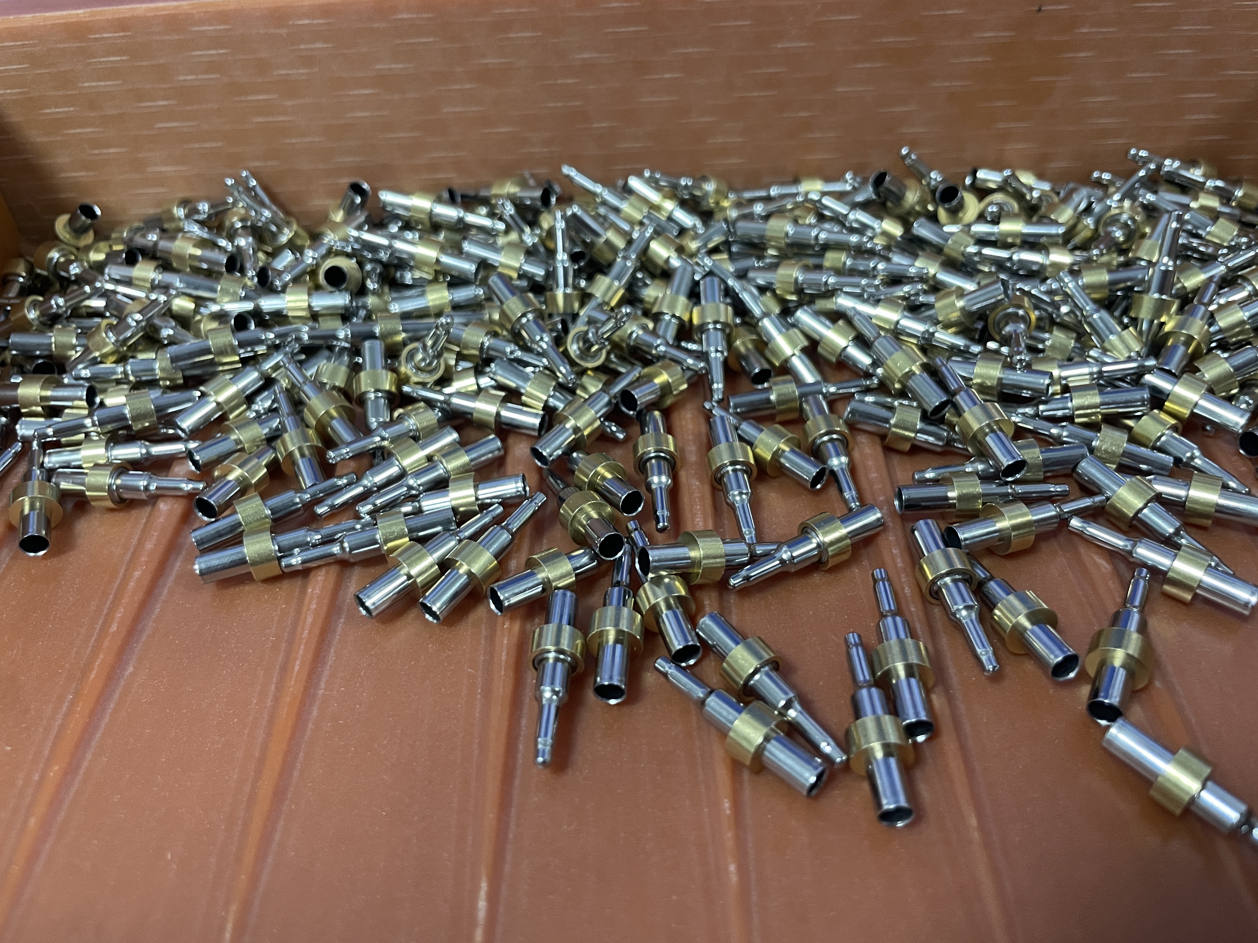 傳感器頭部零件自動排列案例